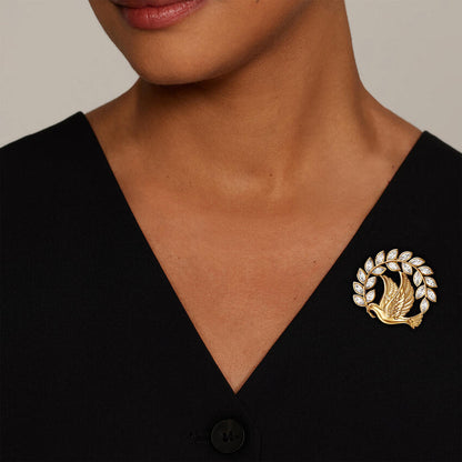 Jane Goodall Lab Diamond Peace Brooch (3 5/8 ct. tw.) in 14K Yellow Gold