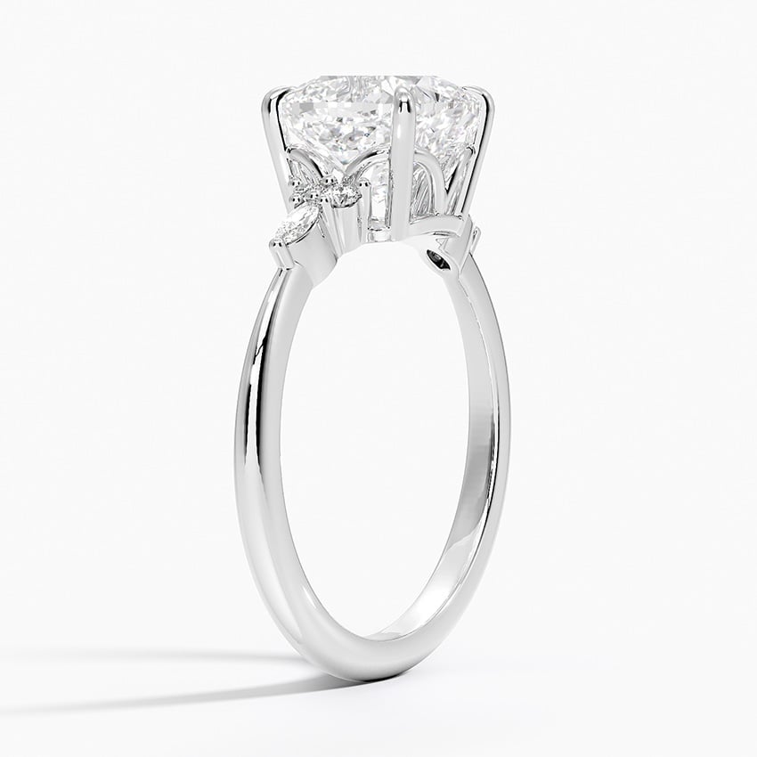 Nadia Diamond Ring in 18K Yellow Gold