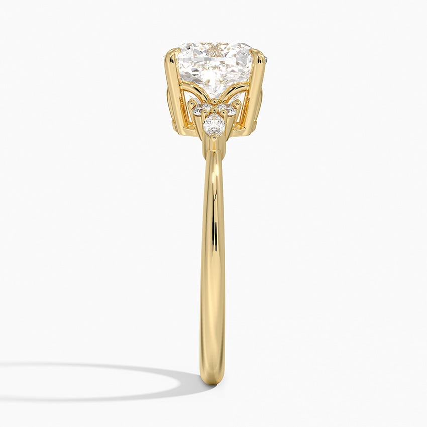 Nadia Diamond Ring in 18K Yellow Gold