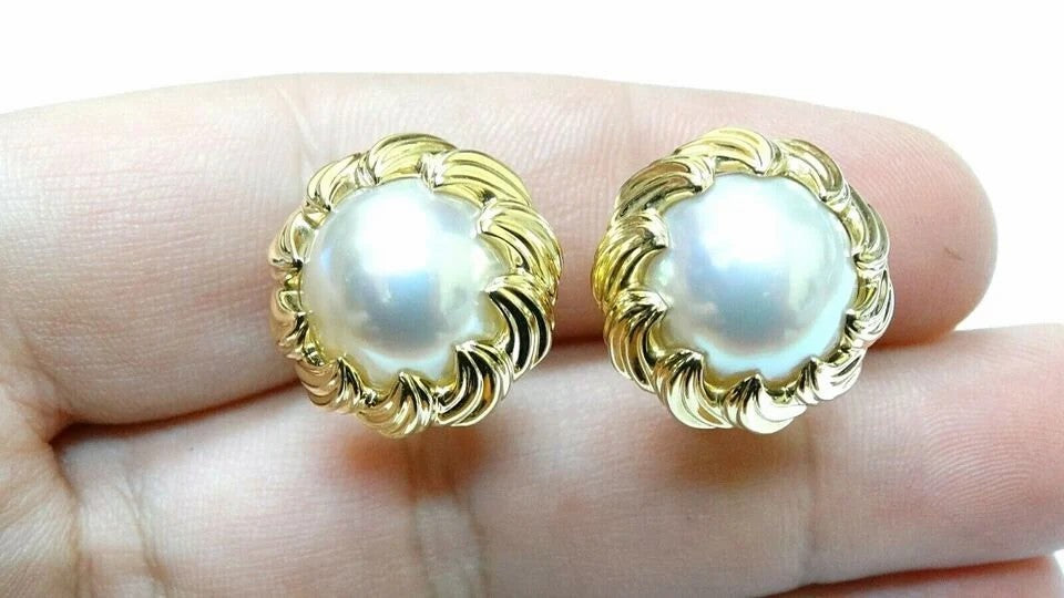 Authentic Vintage Tiffany and co 18k yellow gold mabe pearl earrings