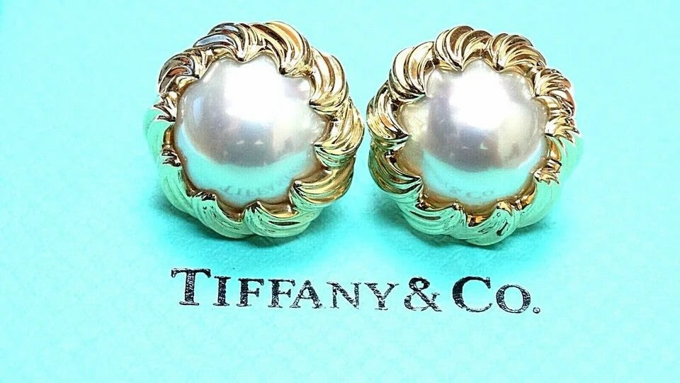 Authentic Vintage Tiffany and co 18k yellow gold mabe pearl earrings