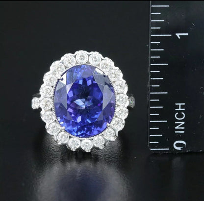 Vintage Natural 14.38 CTs Tanzanite And Diamond 18k White Gold Ring Engagement