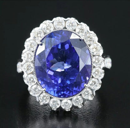 Vintage Natural 14.38 CTs Tanzanite And Diamond 18k White Gold Ring Engagement