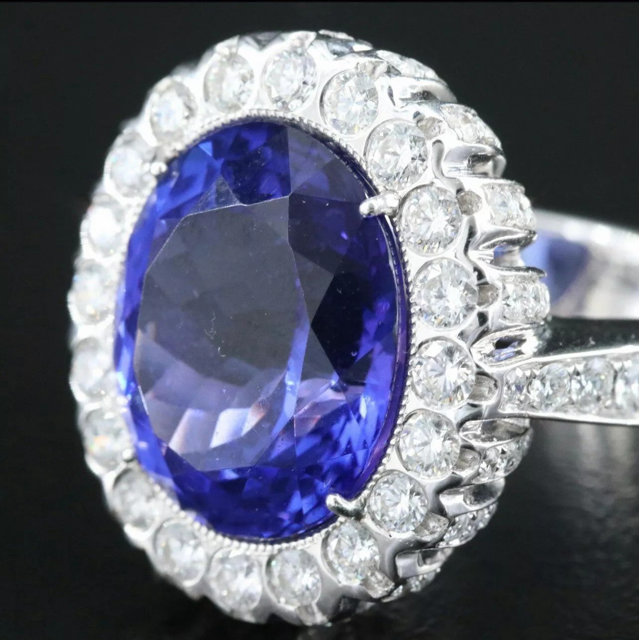 Vintage Natural 14.38 CTs Tanzanite And Diamond 18k White Gold Ring Engagement