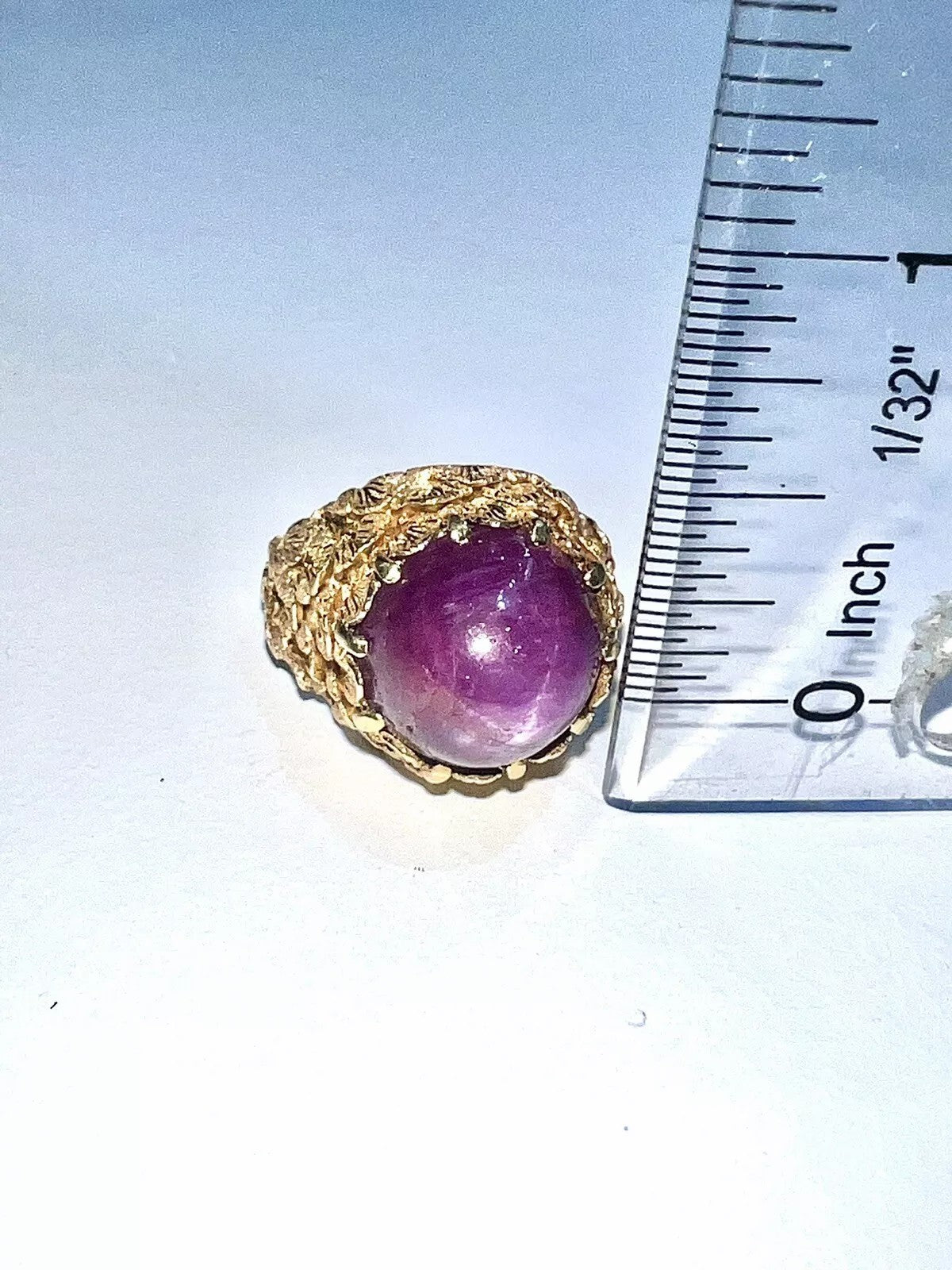 Vintage 12.98 CTs Star Ruby Cabochon Ring Set On 18k Yellow Gold Leaf Ring