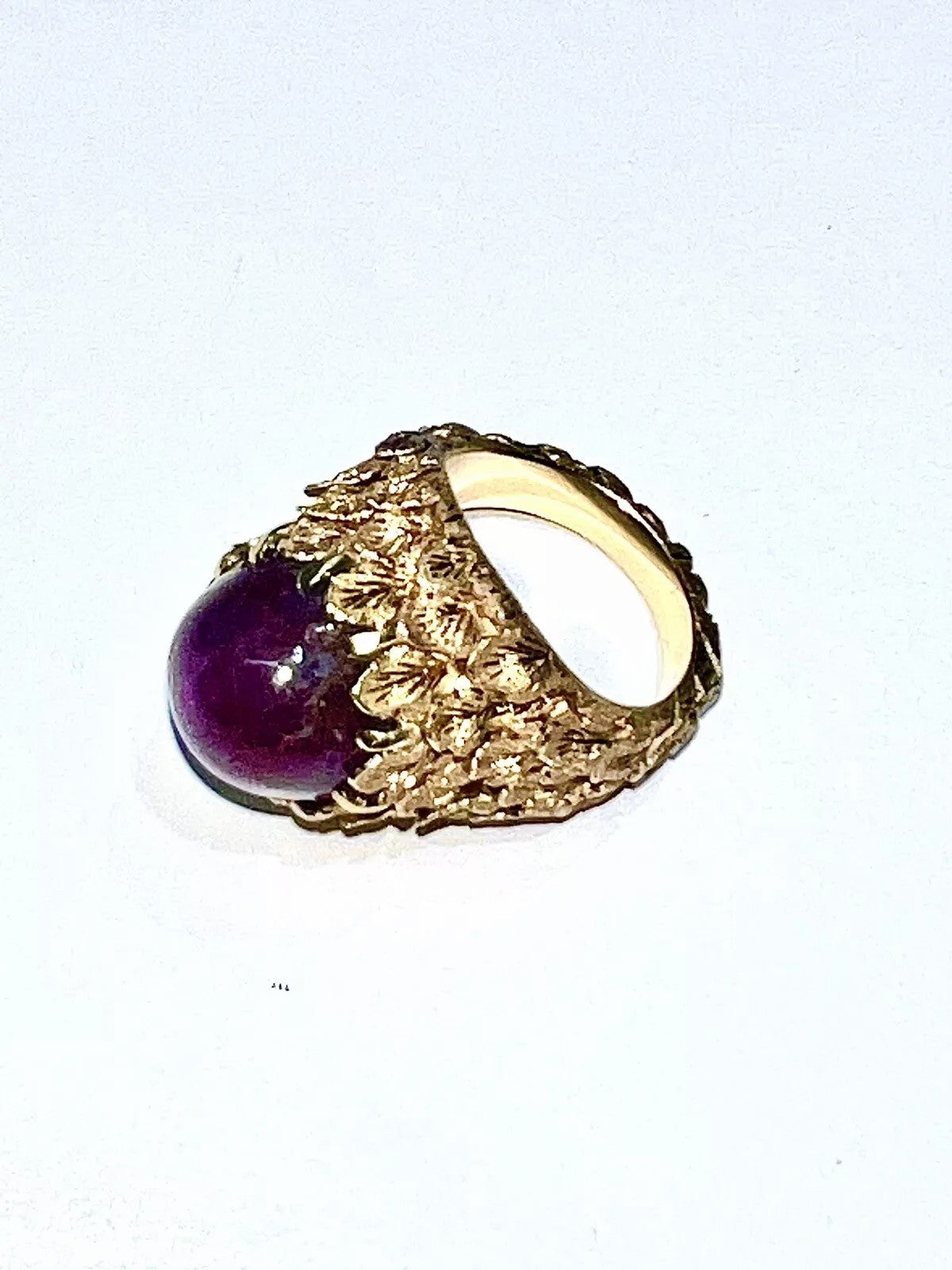 Vintage 12.98 CTs Star Ruby Cabochon Ring Set On 18k Yellow Gold Leaf Ring